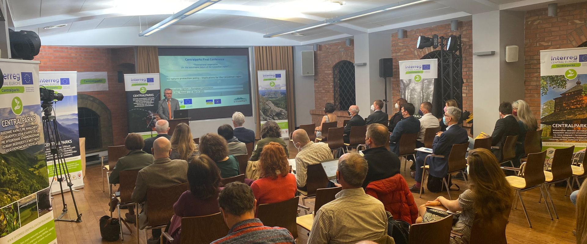zaverecna konferencia