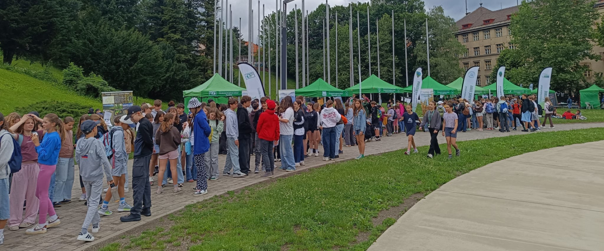 Viac ako 600 detí a študentov objavovalo počas Dňa s ochranármi prírodu Slovenska prostredníctvom interaktívnych stanovíšť a zážitkových aktivít.